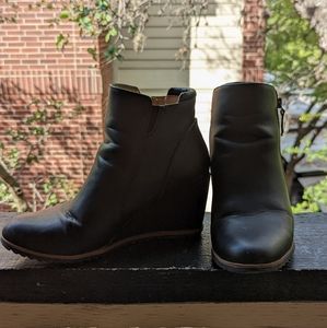 Black Naturalizer Haley Wedge Boots